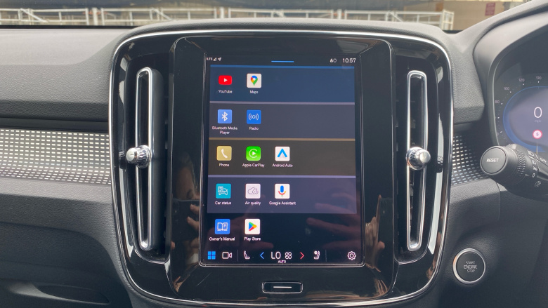 Volvo XC40 2.0 B4P Plus Dark 5dr Auto Petrol Estate